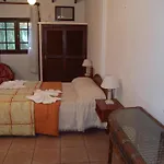 La Alhambra Apart Hotel